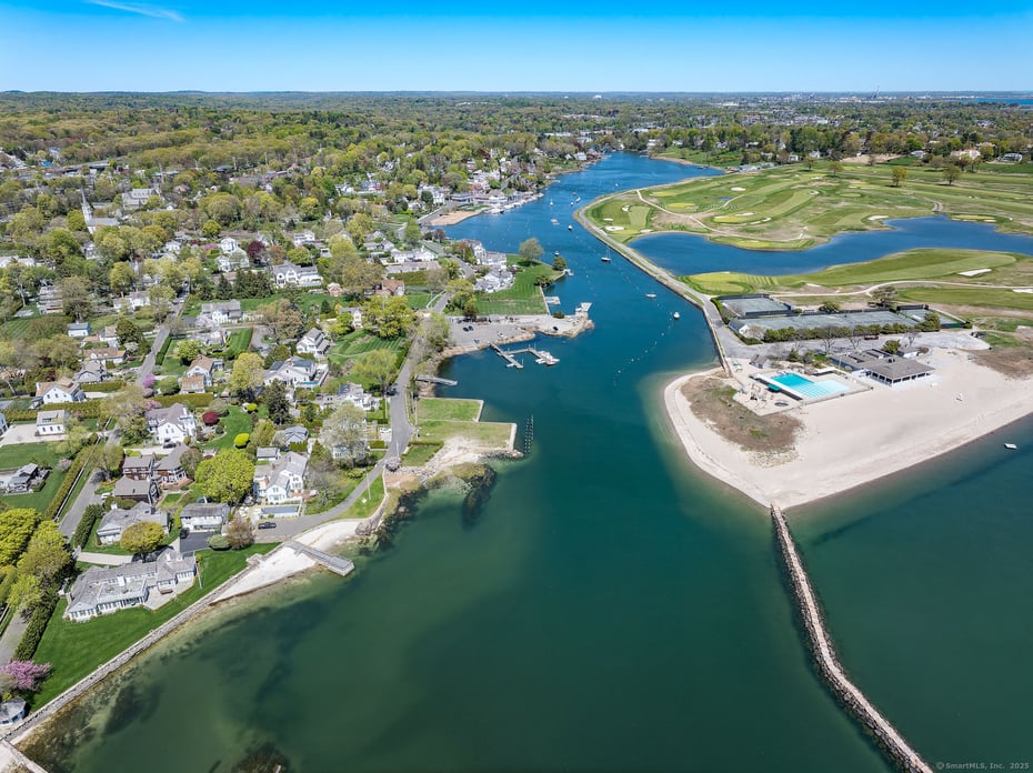 1060 Harbor Road Photo 6