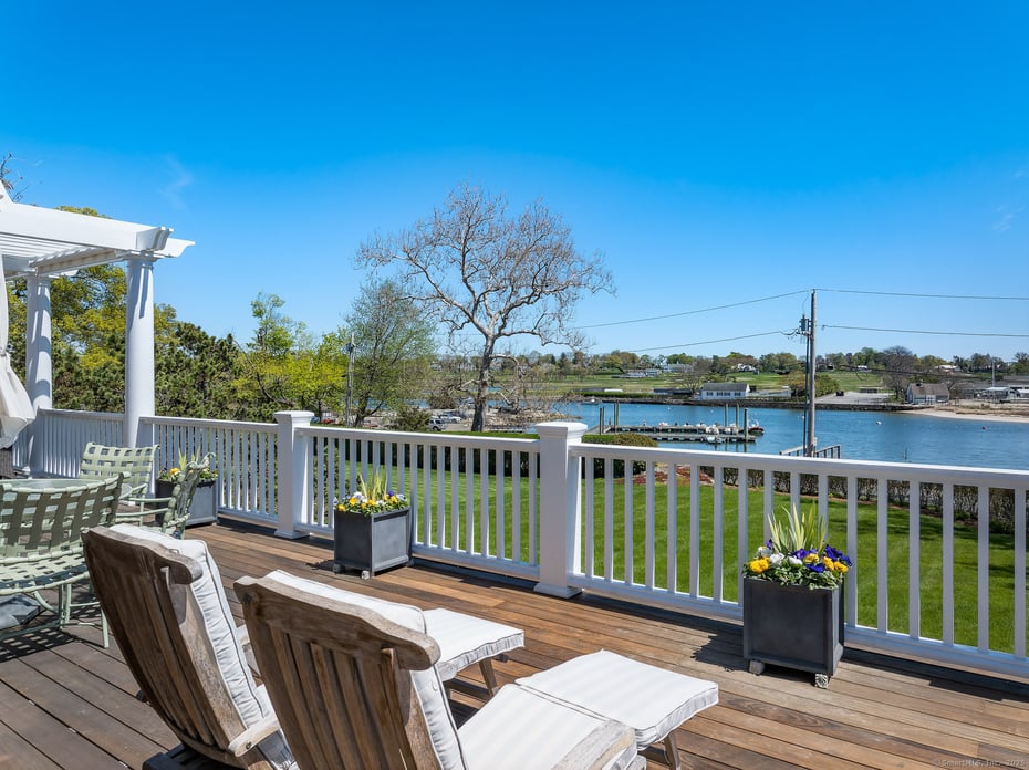 1060 Harbor Road Photo 12