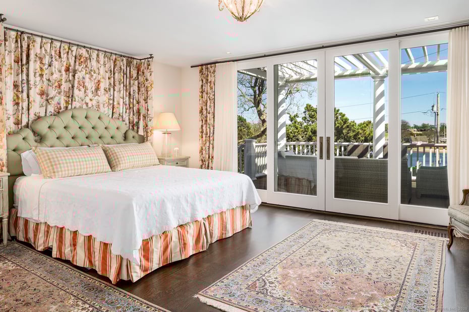 1060 Harbor Road Photo 17