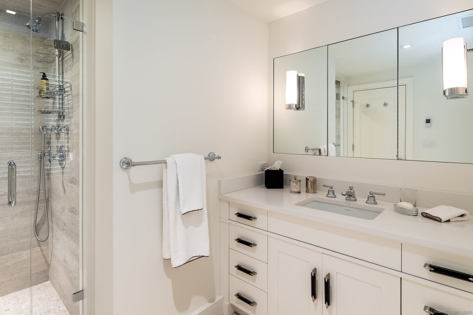 1060 Harbor Road Photo 34