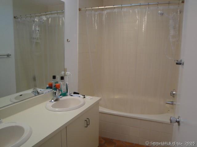 2437 Bedford Street  #C19 Photo 11