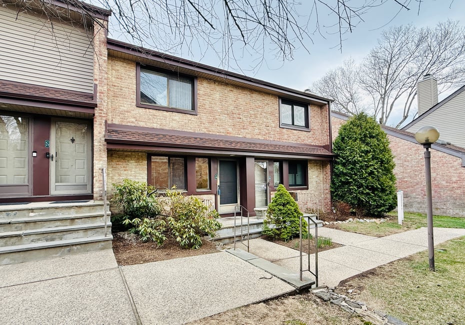 2437 Bedford Street  #C19 Photo 20
