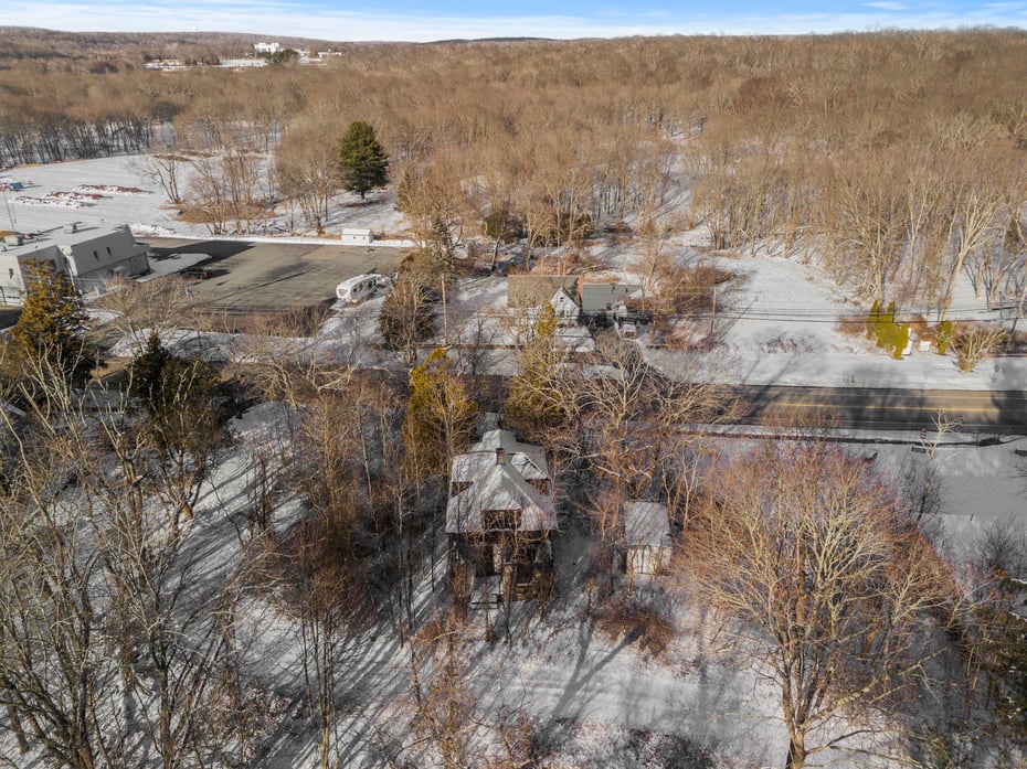 436 Boston Post Road Photo 8