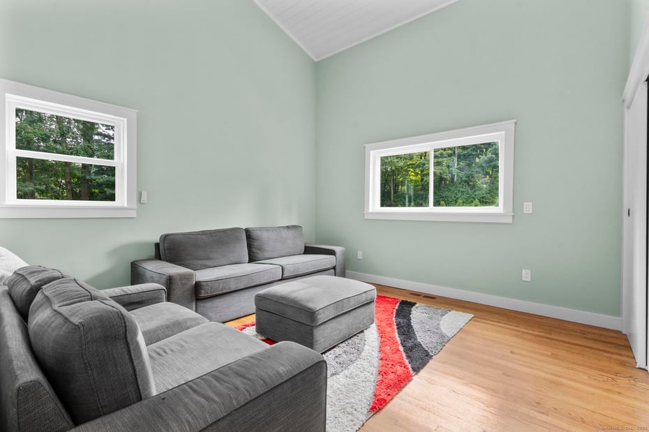 42 Spring Valley Road Photo 17