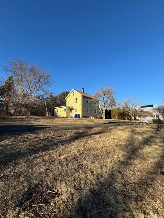 17 Reynolds Lane Photo 1