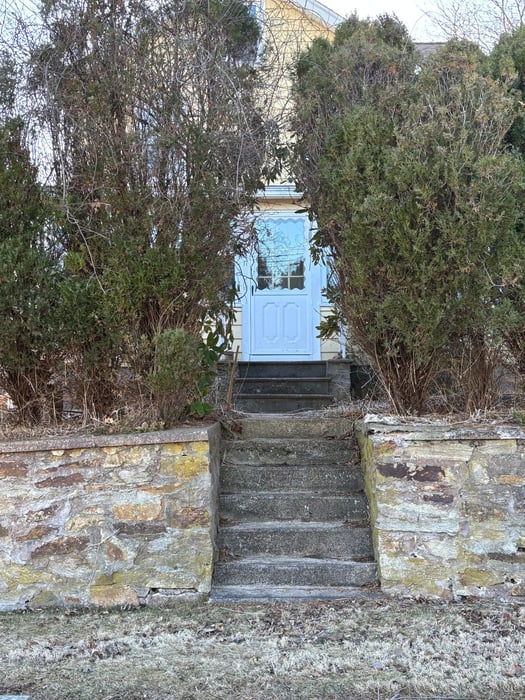 17 Reynolds Lane Photo 3
