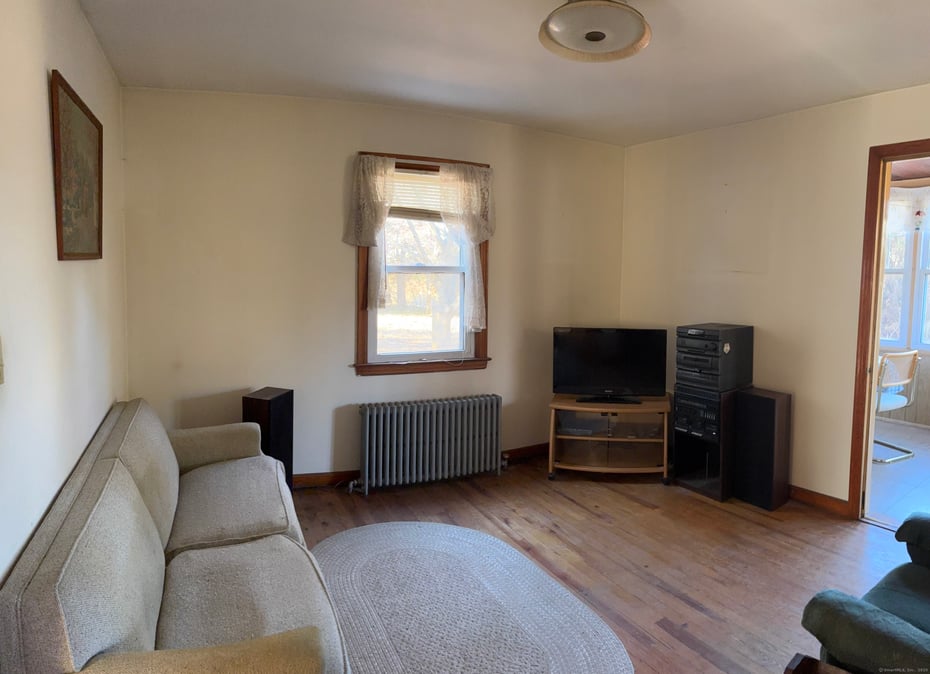 17 Reynolds Lane Photo 12