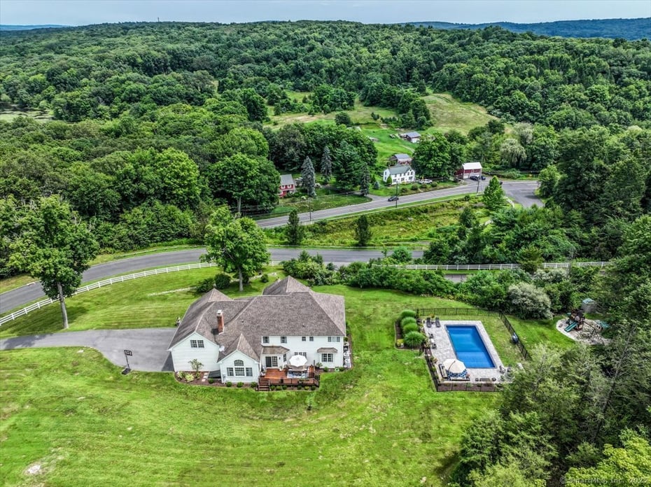 55 Country Woods Lane Photo 3