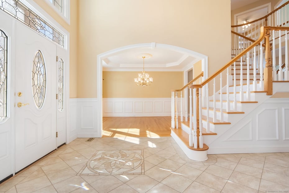 40 Nancy Drive Photo 2