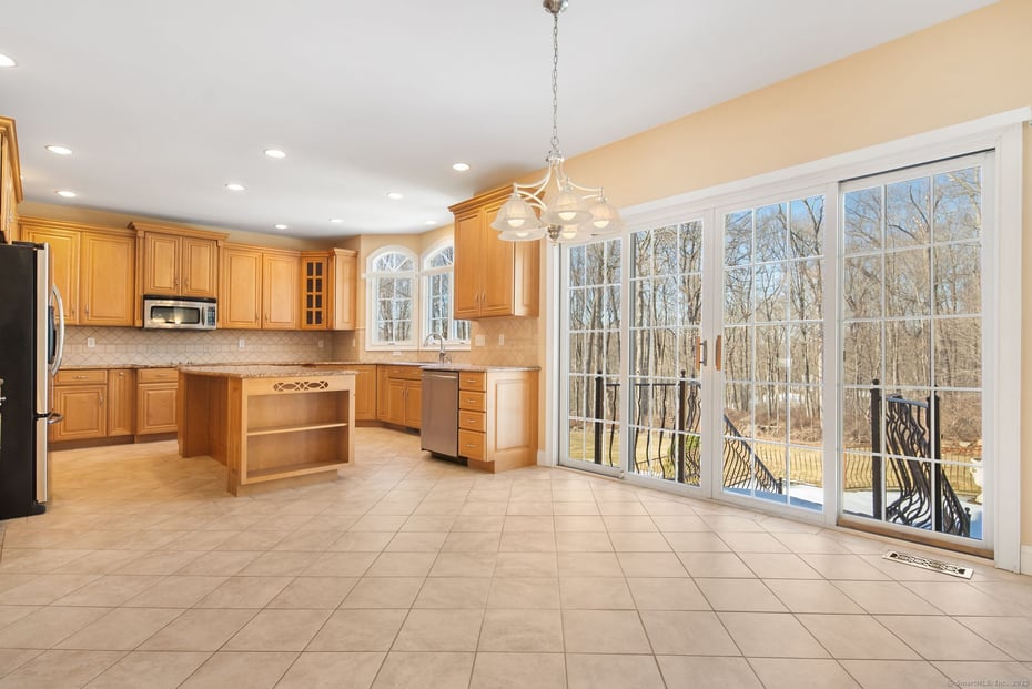 40 Nancy Drive Photo 9