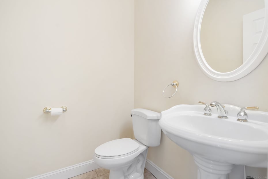 40 Nancy Drive Photo 13