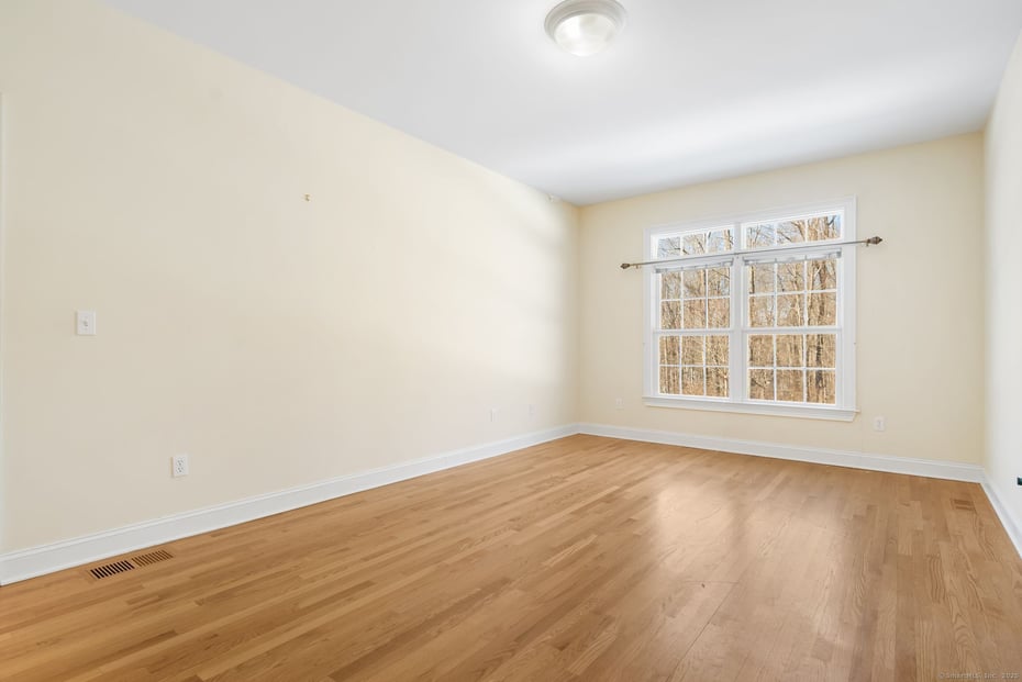 40 Nancy Drive Photo 15