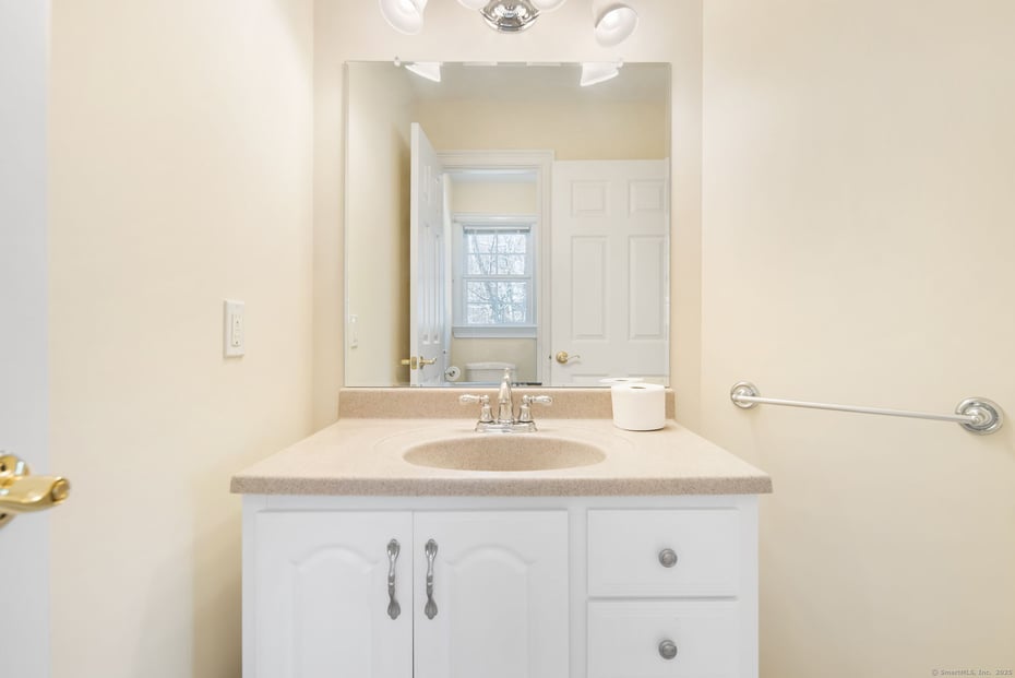 40 Nancy Drive Photo 19