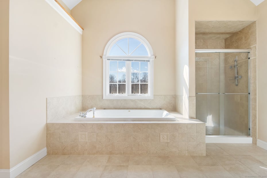 40 Nancy Drive Photo 23