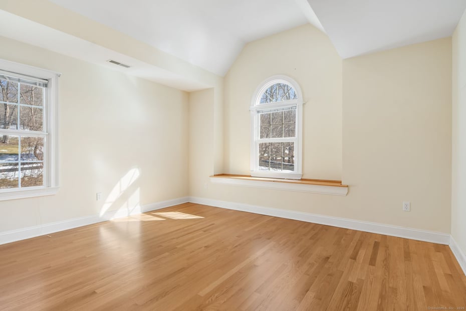 40 Nancy Drive Photo 25