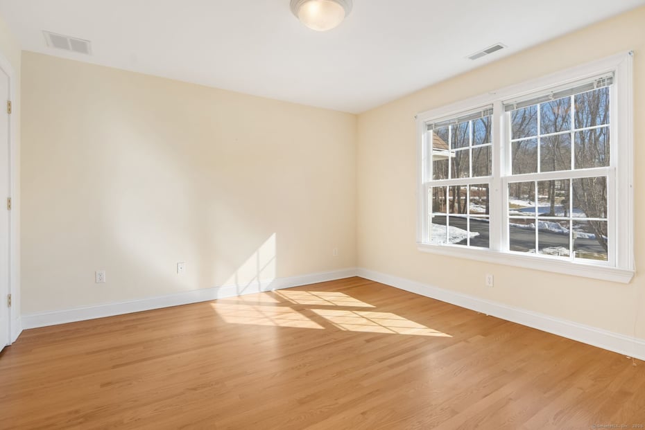 40 Nancy Drive Photo 28