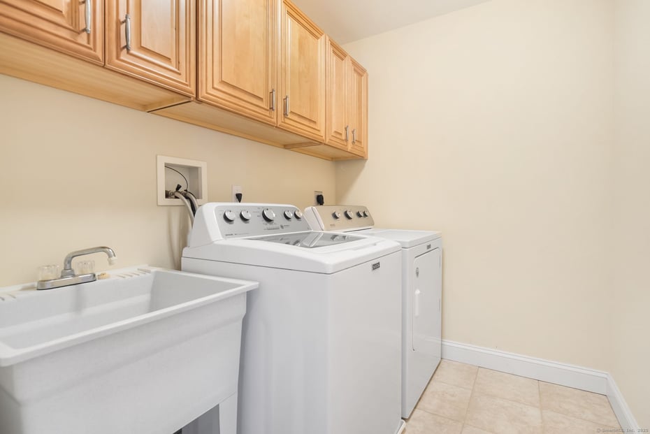 40 Nancy Drive Photo 29