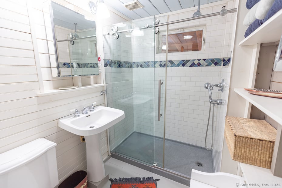 32 Gates Way Photo 12