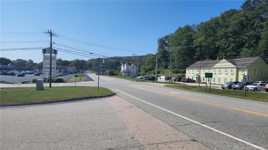 641 Norwich New London Turnpike Photo 10