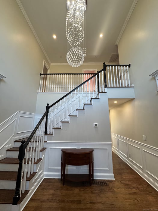 424 Racebrook Road Photo 2