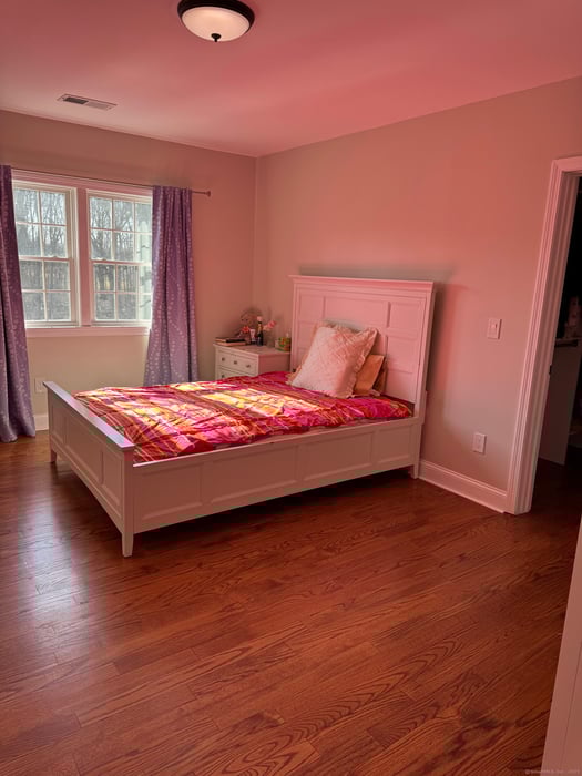 424 Racebrook Road Photo 11