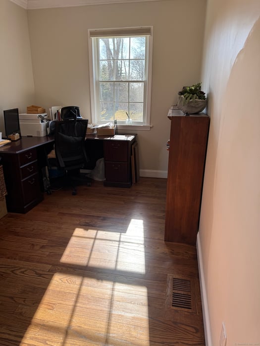 424 Racebrook Road Photo 17