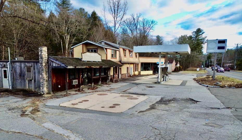 128 New Hartford Road Photo 3
