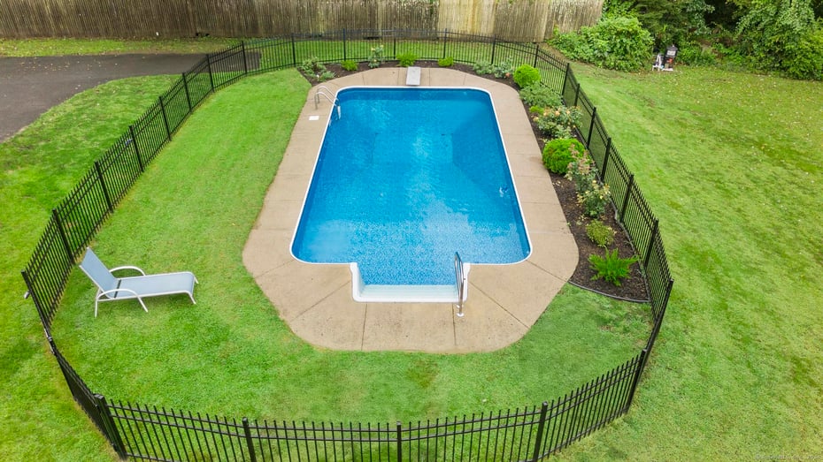 205 Hickory Lane Photo 5