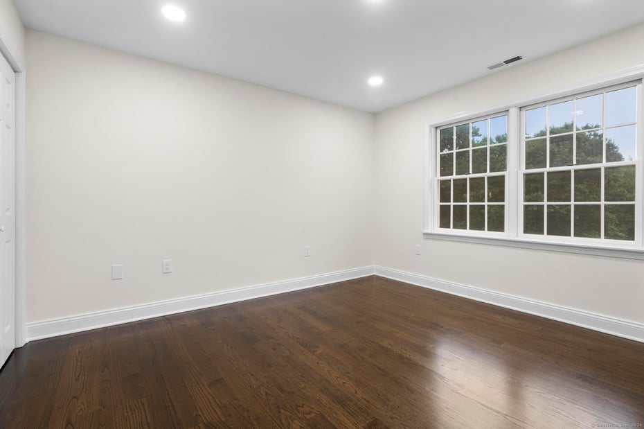 205 Hickory Lane Photo 32