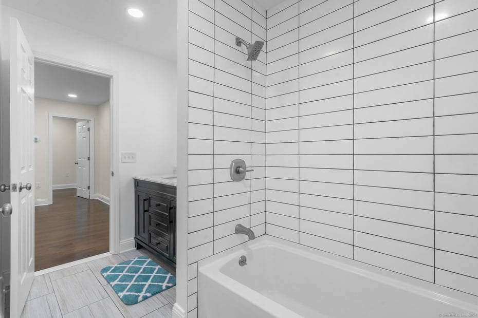 205 Hickory Lane Photo 35