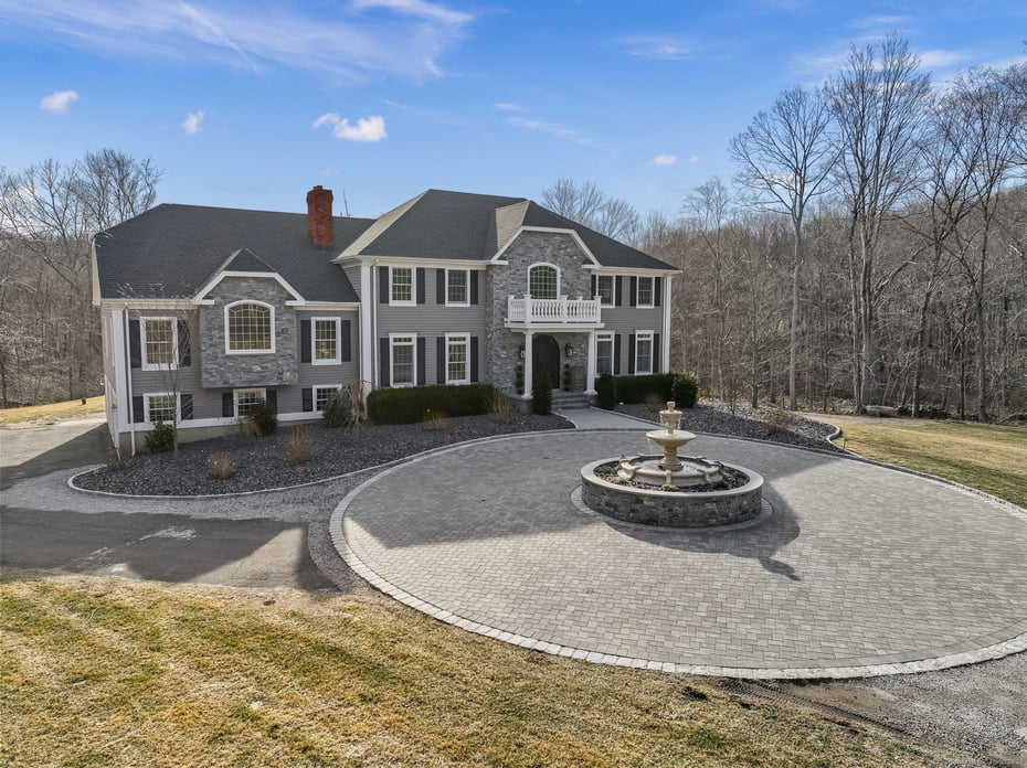 1015 Sport Hill Road Photo 1