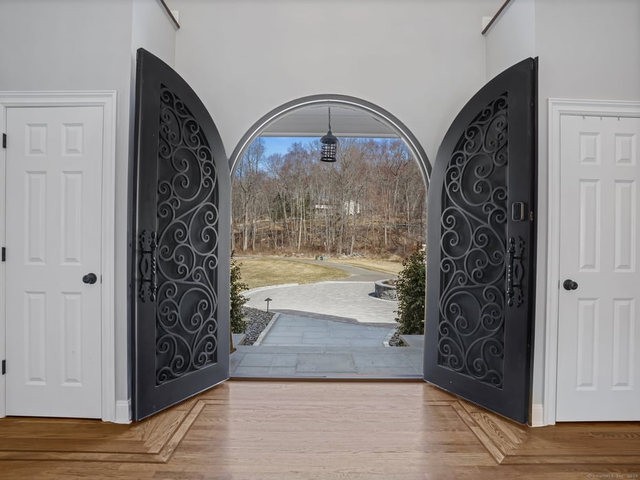 1015 Sport Hill Road Photo 8