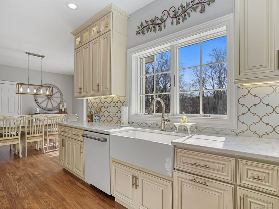 1015 Sport Hill Road Photo 16