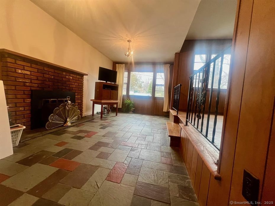 2795 Moreland Street Photo 9