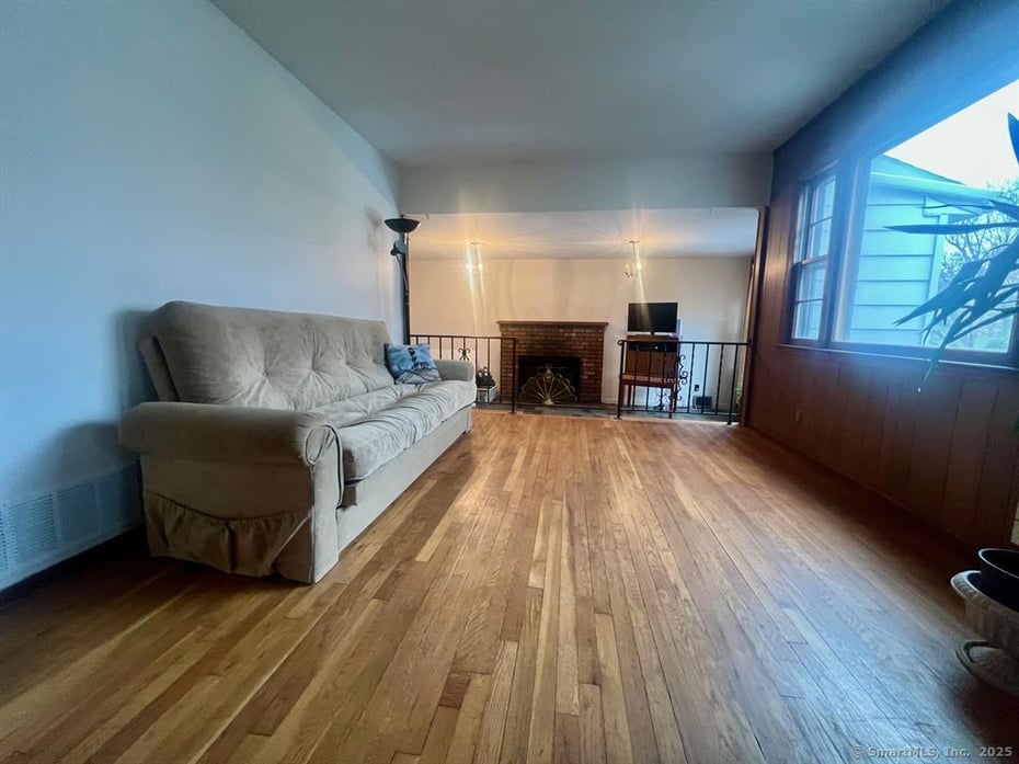 2795 Moreland Street Photo 11