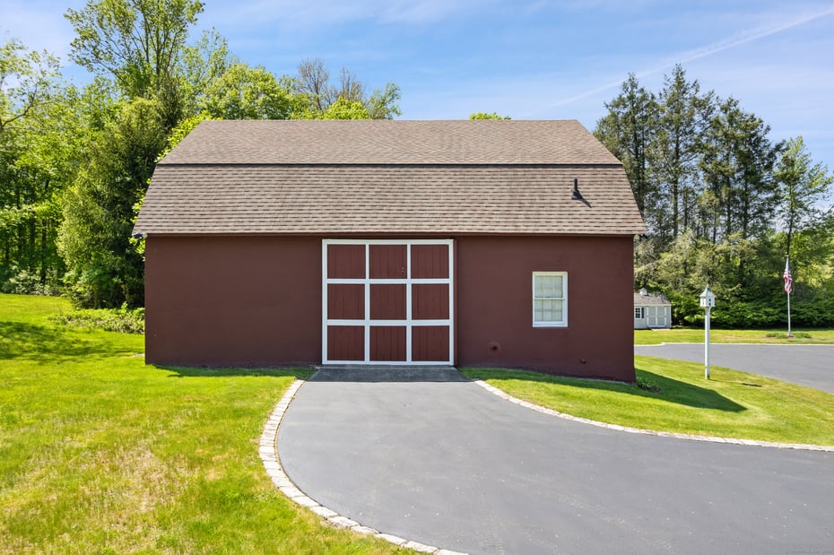 16 Percheron Drive Photo 32