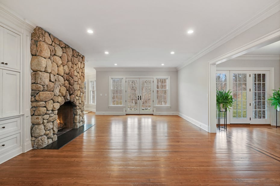 33 Middlebrook Farm Road Photo 9