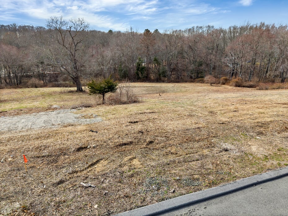 7 Farm Meadow Road Photo 6