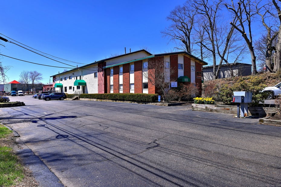 284 Racebrook Road Photo 12