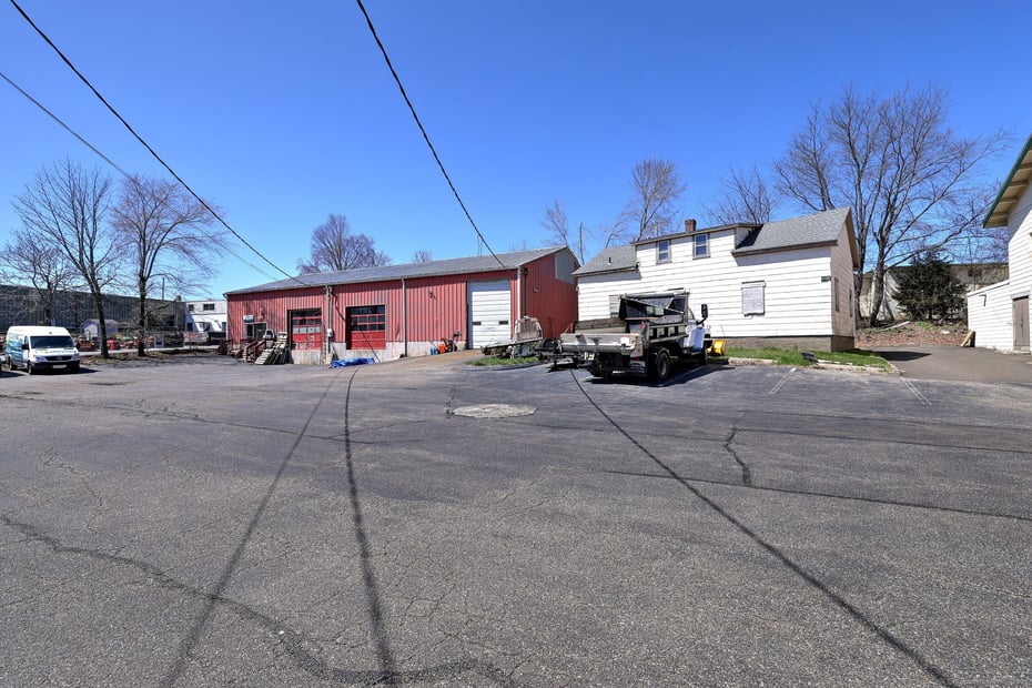 284 Racebrook Road Photo 16