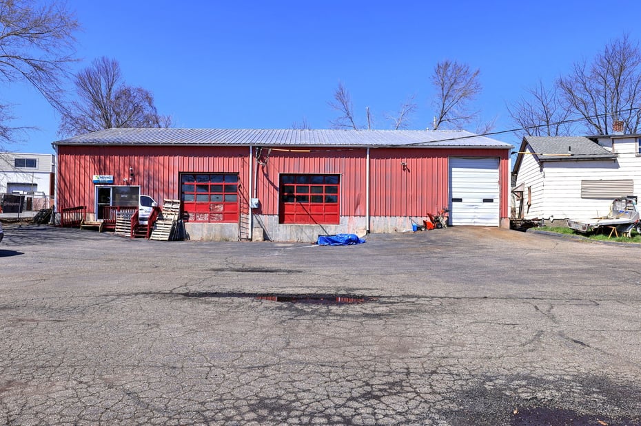 284 Racebrook Road Photo 17