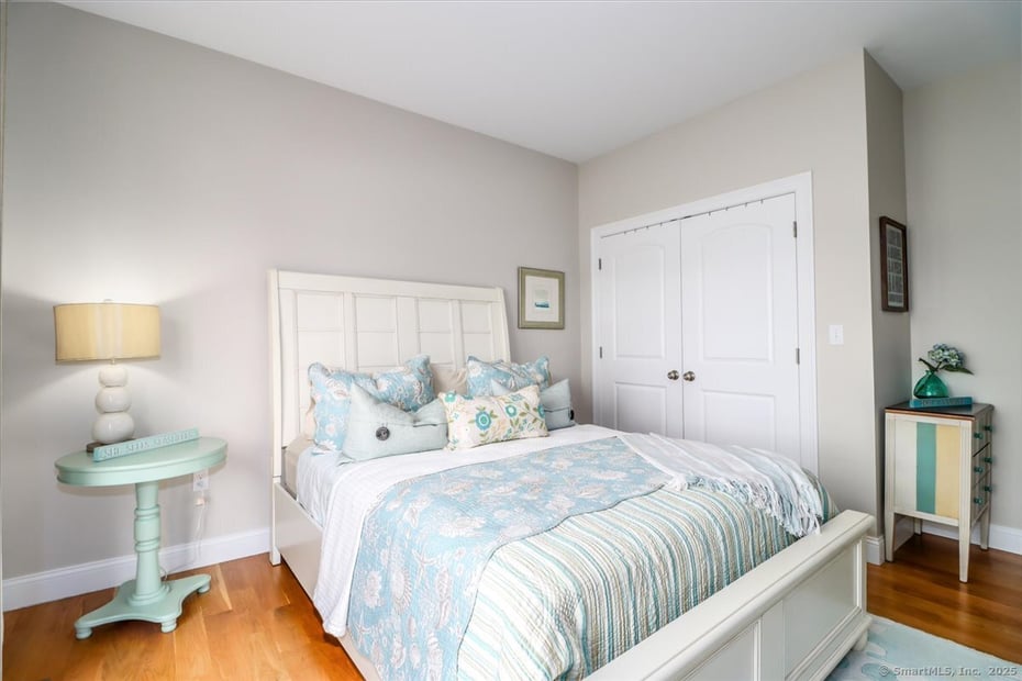 100 North Hill Road Photo 17