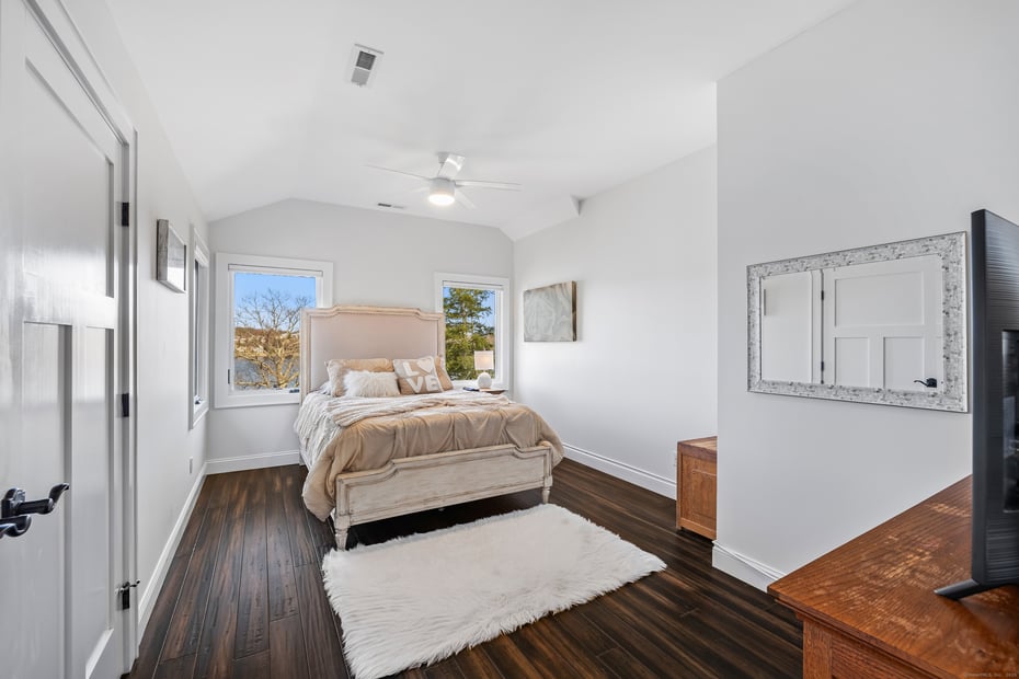 3 Willow Lane Photo 20