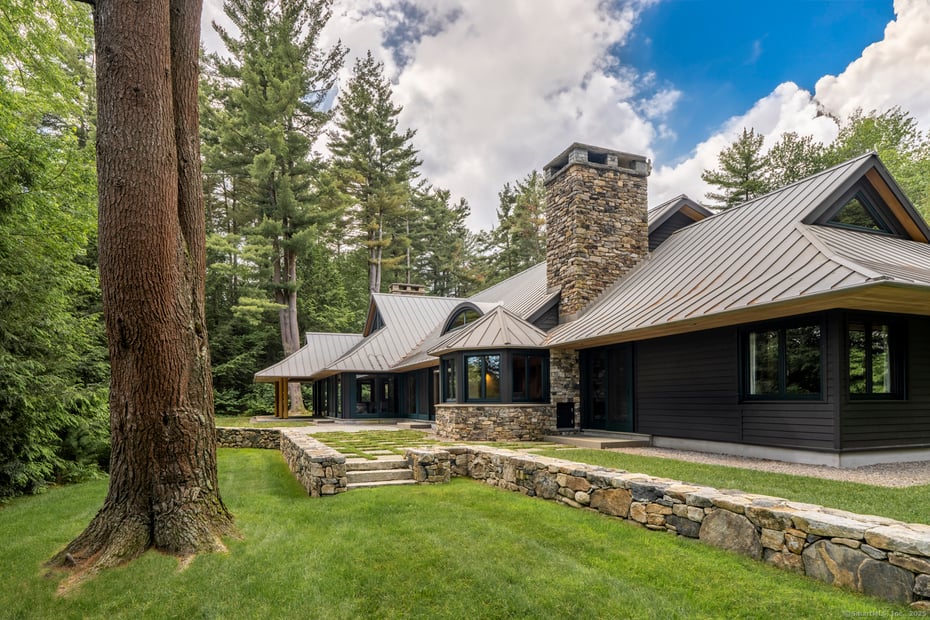 841 Winchester Road Photo 2