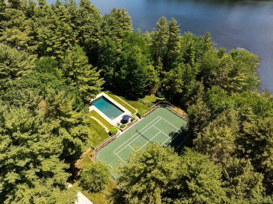 841 Winchester Road Photo 5