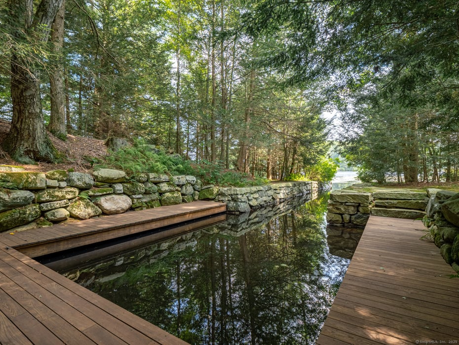 841 Winchester Road Photo 32