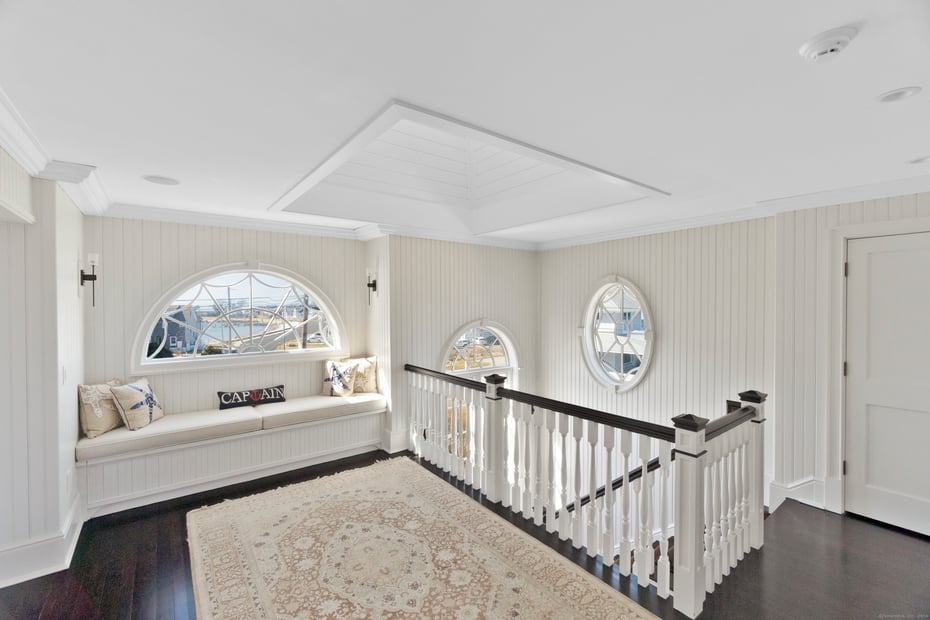 159 South Shore Avenue Photo 17