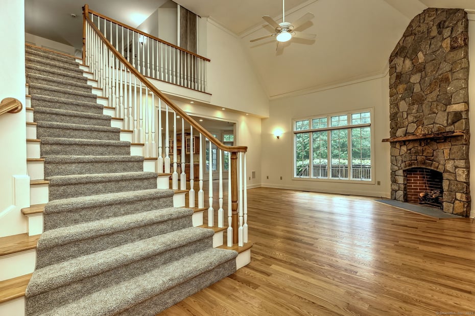 395 Isinglass Road Photo 4