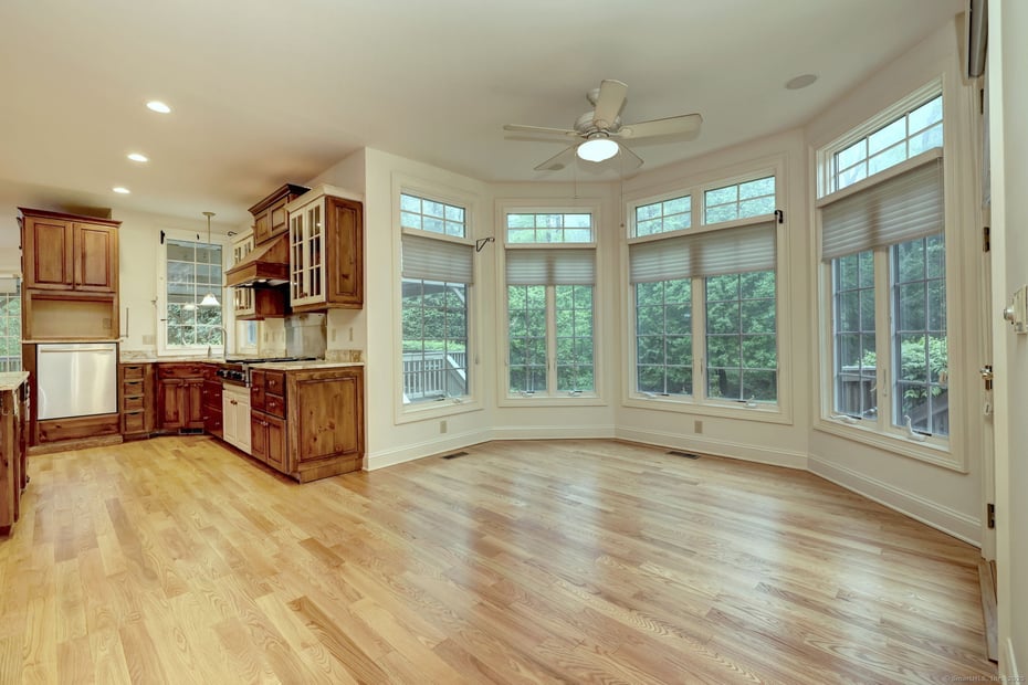 395 Isinglass Road Photo 6