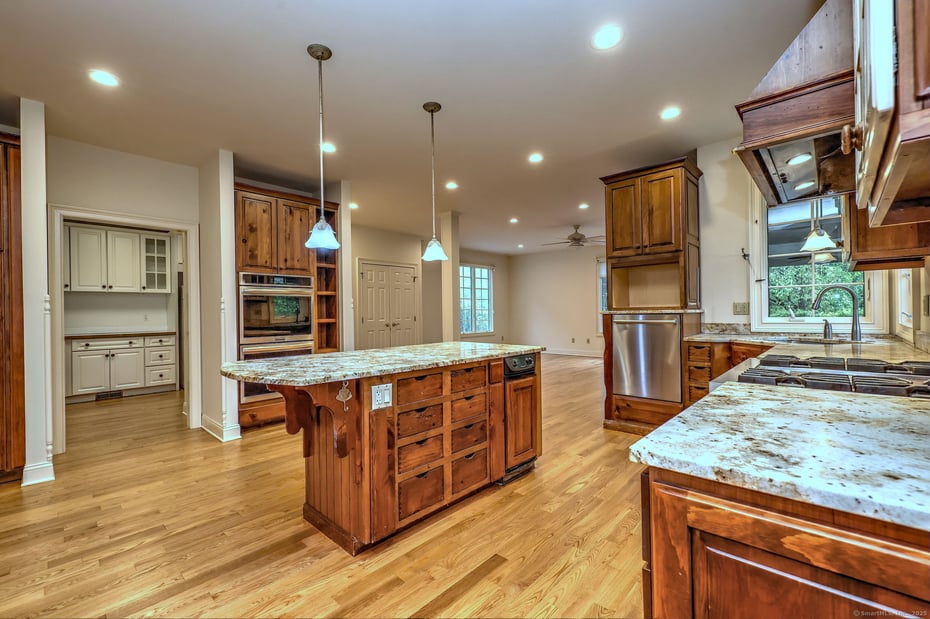 395 Isinglass Road Photo 8